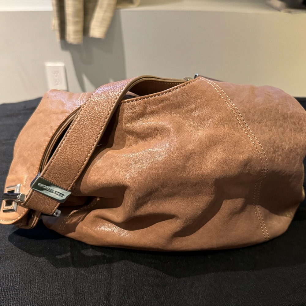 Michael Kors tan hobo bag. Like new!